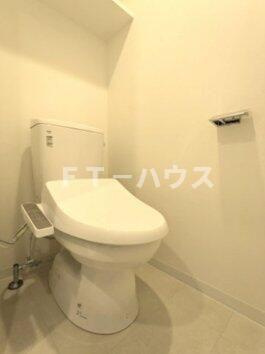 ケイディーエックスレジデンス原木中山のトイレ