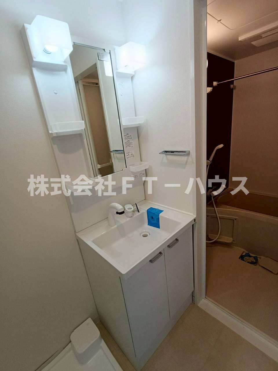 ケイディーエックスレジデンス原木中山の洗面所