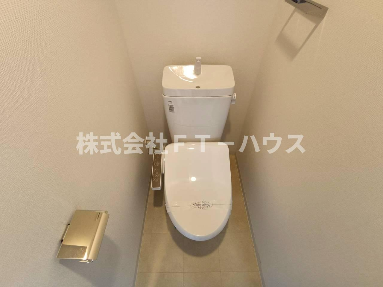 ケイディーエックスレジデンス原木中山のトイレ