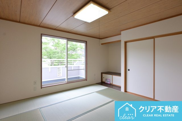 【和室】 | 桐生市菱町2丁目　中古住宅 | ２階の和室は明るくゆったりと落ち着ける場所です♪