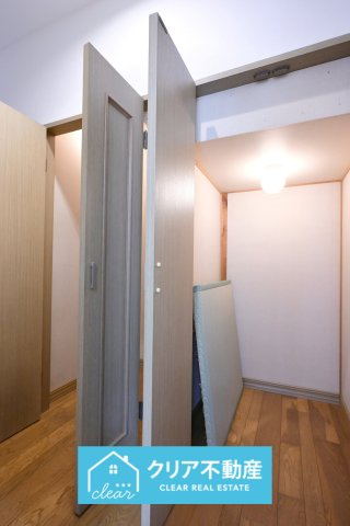【収納】 | 桐生市菱町2丁目　中古住宅 | 階段下やホール収納がたくさんついているので収納には困りません！