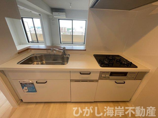 いずみ中央ガーデンハウスのキッチン|新規リフォーム完了！　システムキッチン