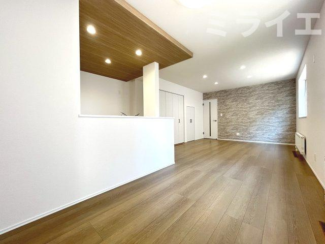 【新築戸建】札幌市手稲区富丘2条5丁目2棟の居間・リビング|同仕様物件