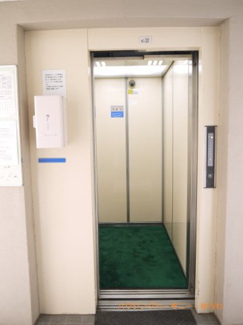 【その他共用部分】 | 勿論エレベーターが備え付けられています。