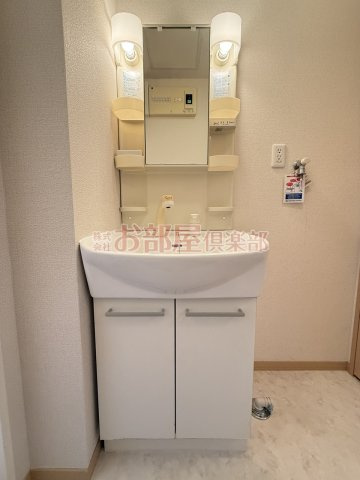 シャーメゾン小森野B棟の洗面所|脱衣スペースもあります