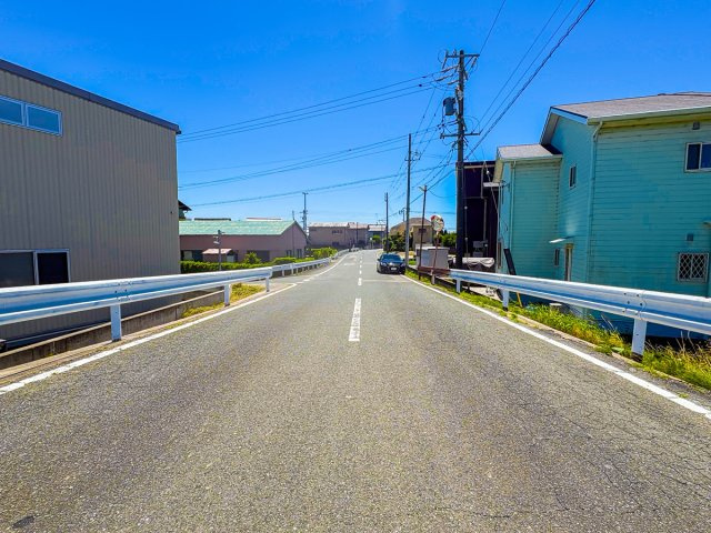 【前面道路含む現地写真】の画像