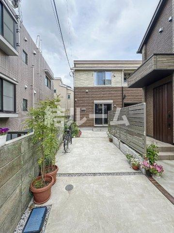 中野区鷺宮１丁目のアパートのエントランス