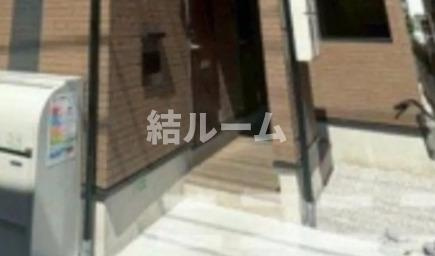 練馬区春日町２丁目のアパートのエントランス