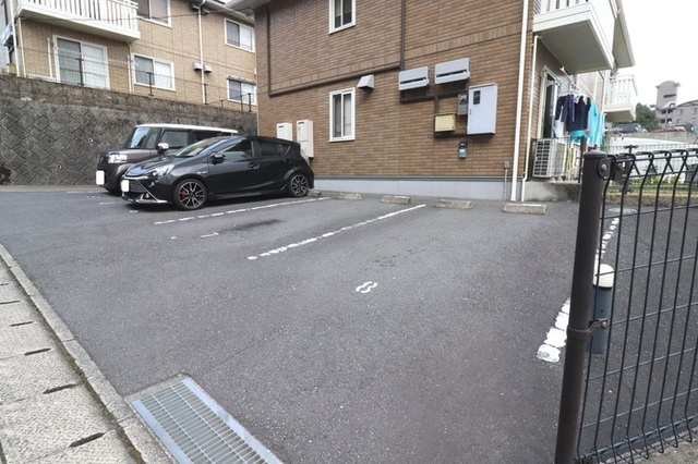 【駐車場】 | フルール　美丘　B棟 | 駐車場