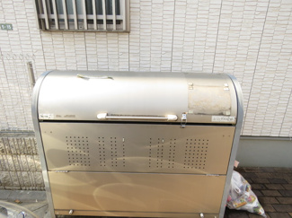 敷地内ゴミ置場です