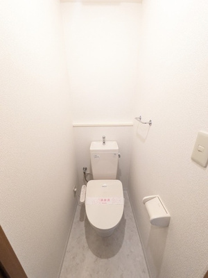 多機能便座付きのお手洗い★
