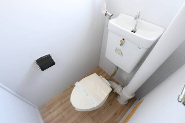 ビレッジハウス直方3号棟のトイレ|ビレッジハウスの同一物件・同一タイプの間取りの写真です
