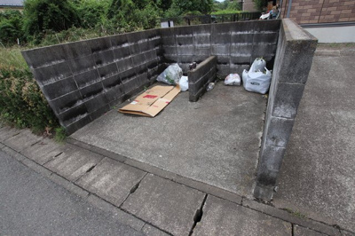 敷地内ごみ置き場です。