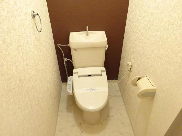 ロイヤルヒルズのトイレ|シャワー付トイレ