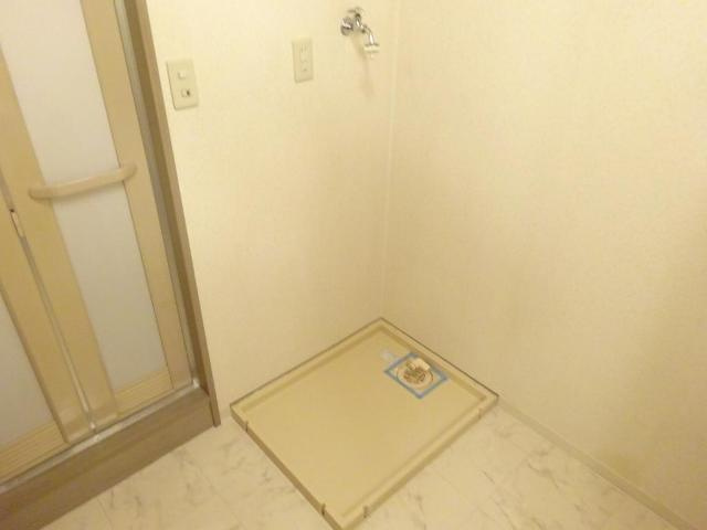 ロイヤルヒルズのその他|室内洗濯機置場