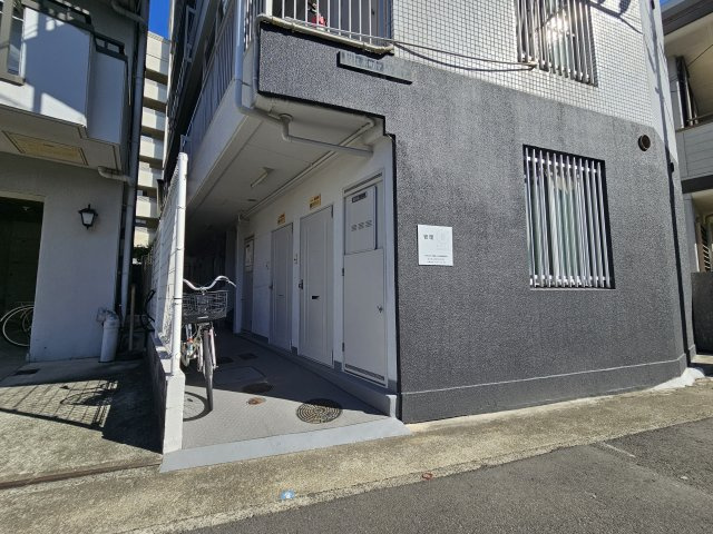 深江本町マンションのエントランス