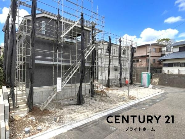 横浜市旭区金が谷の新築一戸建の前面道路含む現地写真|車通りが少ない為、小さなお子様にも安心です。
是非一度、現地へ起こしください。