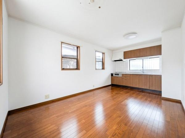 横浜市旭区鶴ケ峰１丁目の中古一戸建のキッチン|リフォーム前写真です
※一部CG加工あり