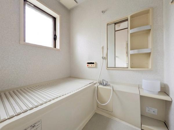 横浜市旭区鶴ケ峰１丁目の中古一戸建の浴室|リフォーム前写真です
浴室新品交換予定
