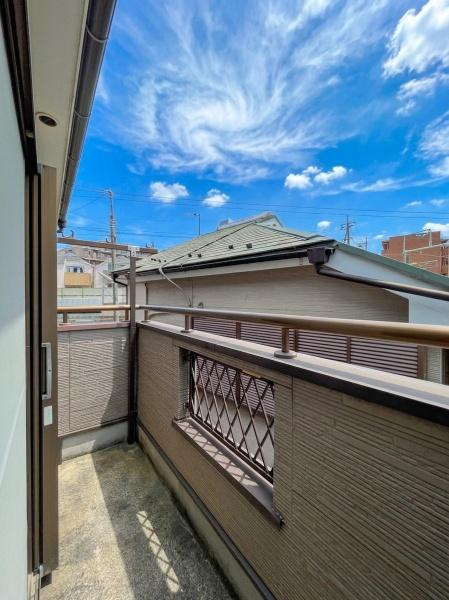 横浜市旭区鶴ケ峰１丁目の中古一戸建のバルコニー|リフォーム前写真です。
外壁塗装予定