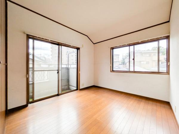 横浜市旭区鶴ケ峰１丁目の中古一戸建の洋室|リフォーム前写真です。