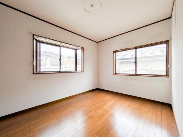 横浜市旭区鶴ケ峰１丁目の中古一戸建の洋室|リフォーム前写真です。