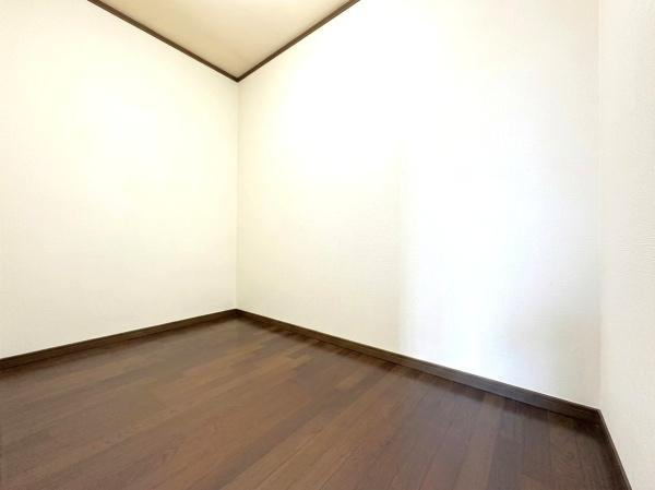 横浜市神奈川区三枚町の中古一戸建の収納|内装リフォーム前の写真になります。