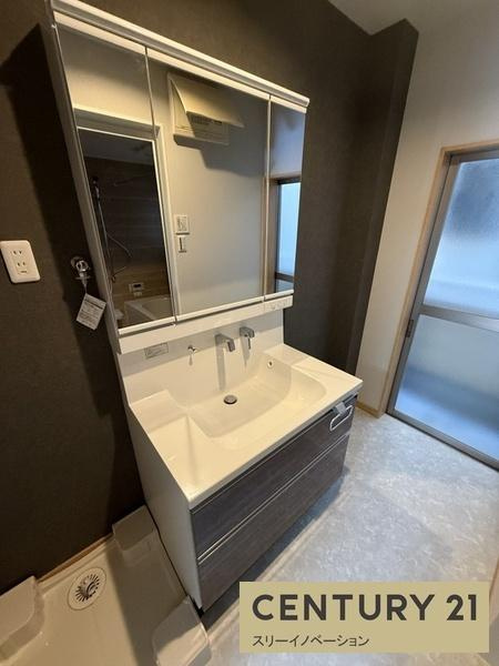 南恩加島3丁目中古戸建の独立洗面台