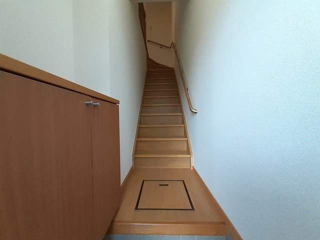 モワメームの玄関|明るい玄関です