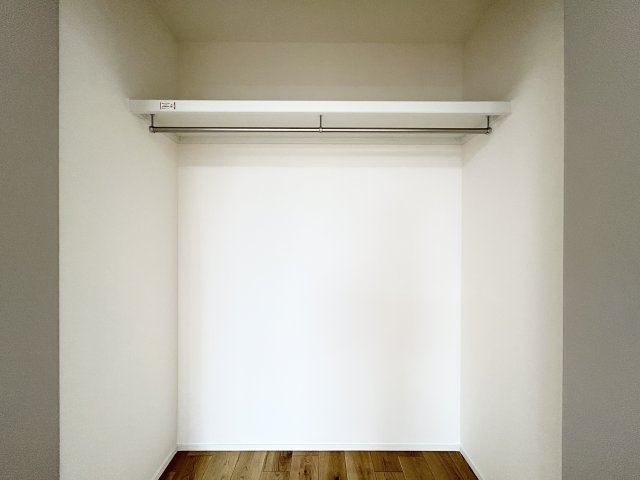 「耐震等級3×高気密高断熱」南国市大そね甲　新築一戸建ての収納|クローゼットは奥行きもあり収納力◎
