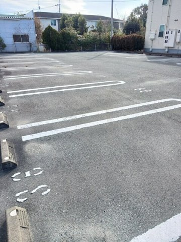 マイクレインＣの駐車場