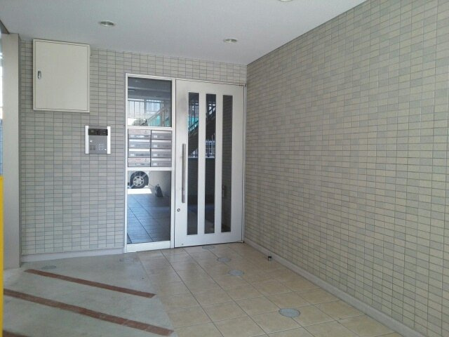 ハピネス福島のエントランス