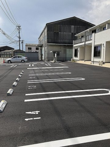 アルカンシエルの駐車場