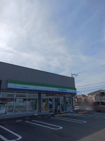 プラシードの周辺|ファミリーマート新居浜中村店まで120m