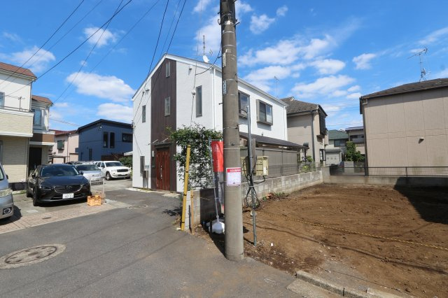 【Heartfull Town】西東京市芝久保町１丁目475番の外観|家族の会話が弾む対面キッチンは、お子様の様子を見ながら調理できる安心設計。