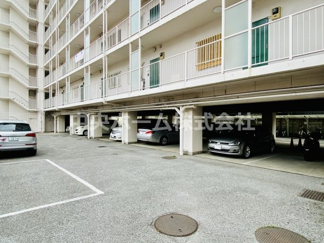 トーア千住マンションの駐車場|【敷地内駐車場】最新の空き状況や費用などの詳細は担当スタッフまでお問い合わせください。