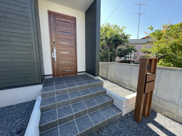 岡山市中区福泊　戸建の玄関|玄関の様子です。