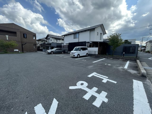 ベル　ルージュの駐車場