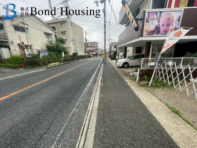 お車２台以上駐車可能　第1太寺大野町全3棟　3号棟の前面道路含む現地写真