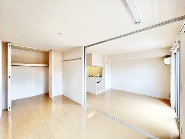 ラプリマさくら坂の洋室|※別部屋参考写真