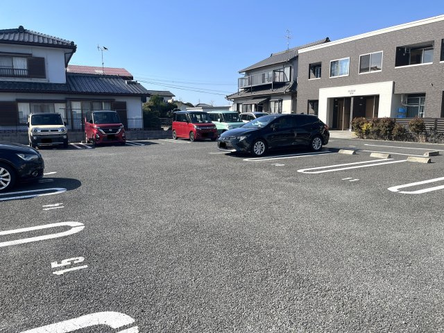 ラピュラフォレストの駐車場