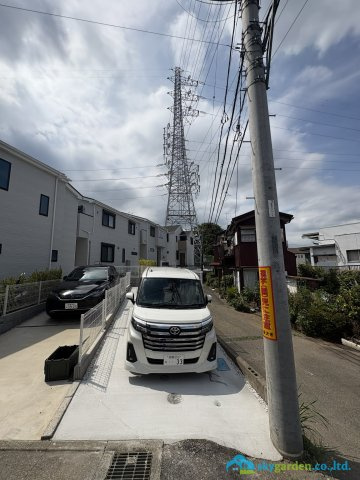 藤沢市高倉　新築戸建　全１棟の駐車場|駐車スペースもあります
