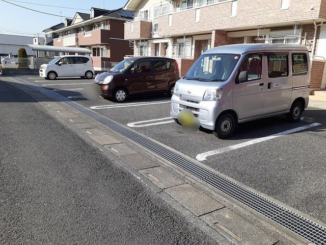 カーサ・ツバキの駐車場