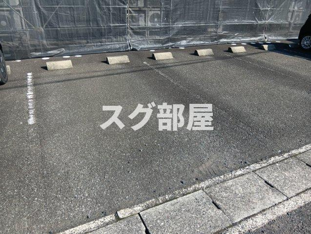 サンライズの駐車場