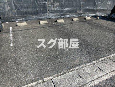 サンライズの駐車場