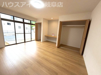 【洋室】 | 岐阜市古市場！再生住宅！水回りすべて新品交換！敷地広々108坪！お車5台以上可能！ | 岐阜市古市場！再生住宅！水回りすべて新品交換！敷地広々108坪！お車5台以上可能！