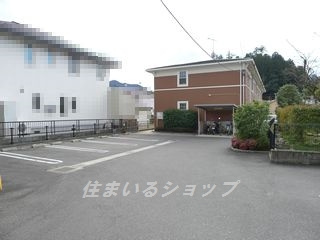 Ｆａｉｒｙ　Ｐｒｏｍｅｎａｄｅの駐車場