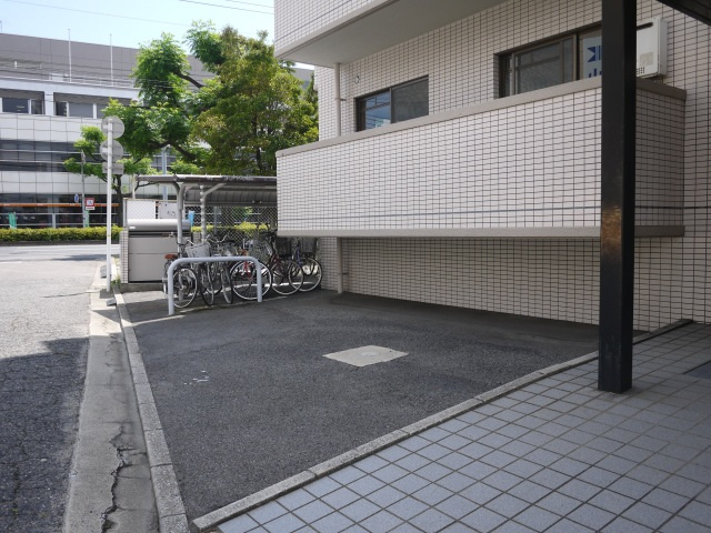 パル翠町(ファミリー)の駐車場
