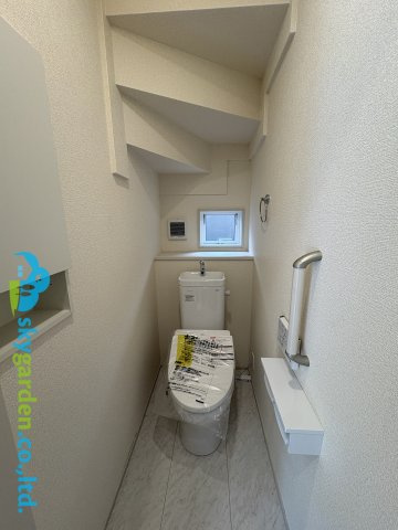 藤沢市柄沢　新築戸建　全１棟のトイレ|ゆったりとした空間のトイレです