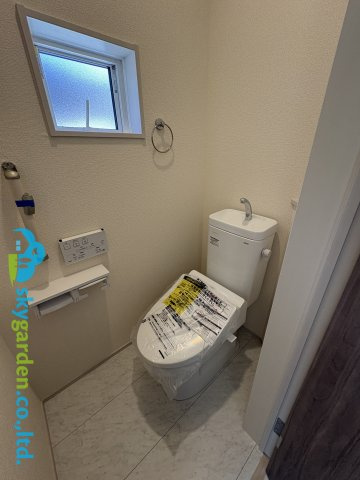 藤沢市柄沢　新築戸建　全１棟のトイレ|2階のトイレ